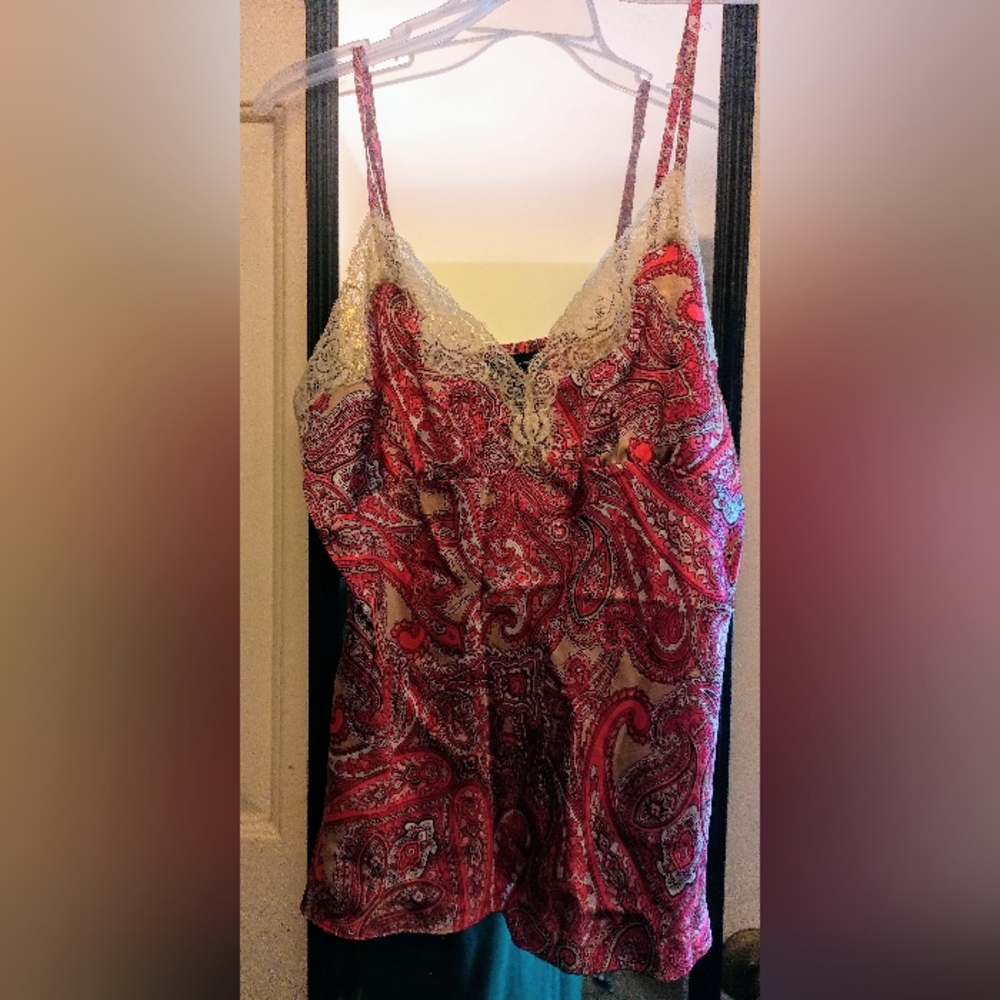 International Concept silk vintage Cami size 6 with embodiment of lace